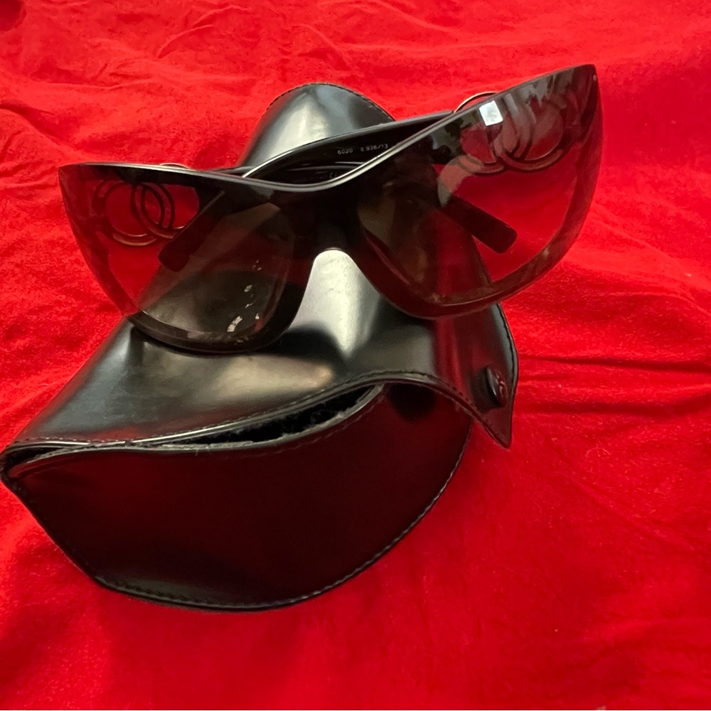 Rare Vintange CHANEL brown sunglasses